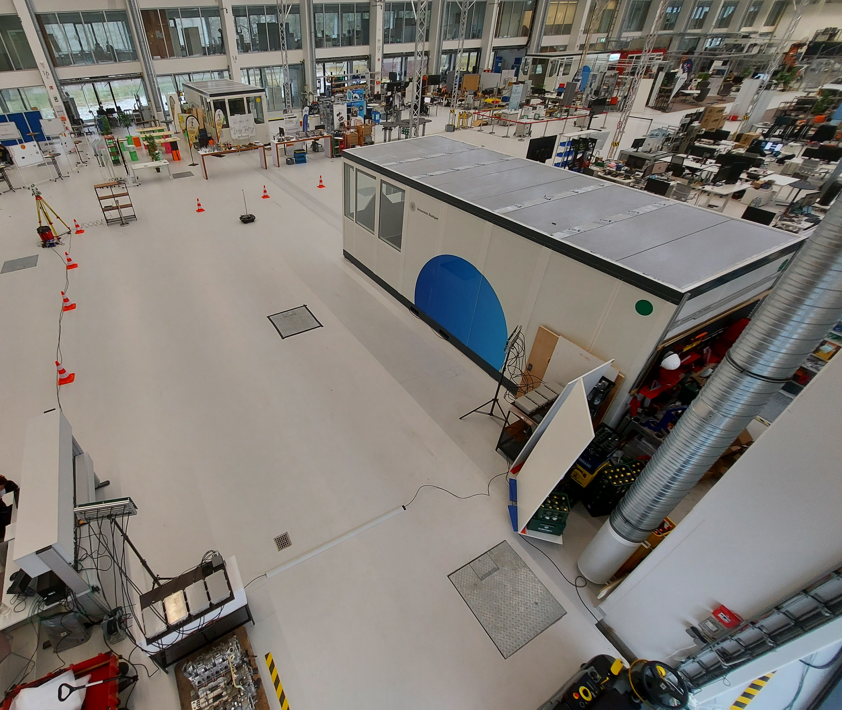 Top View: Measurement area in factory environment, partly obstructed by the container.